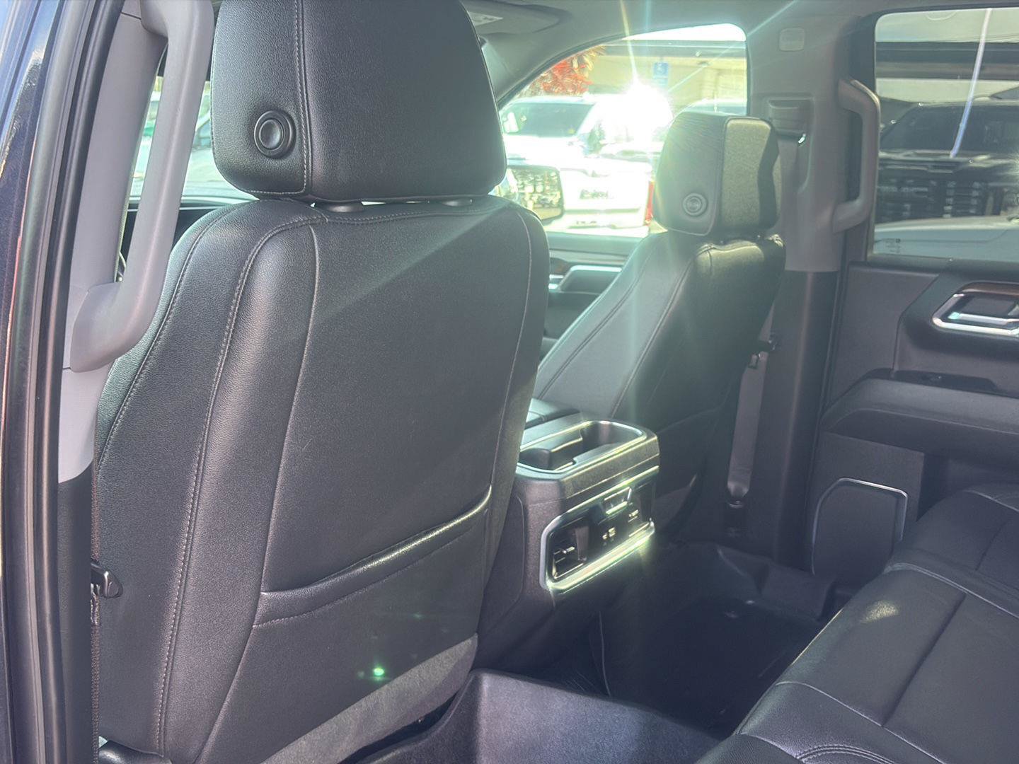 Used 2022 GMC Sierra 1500 SLT w/ SLT Premium Plus Package AWD/4WD image 28