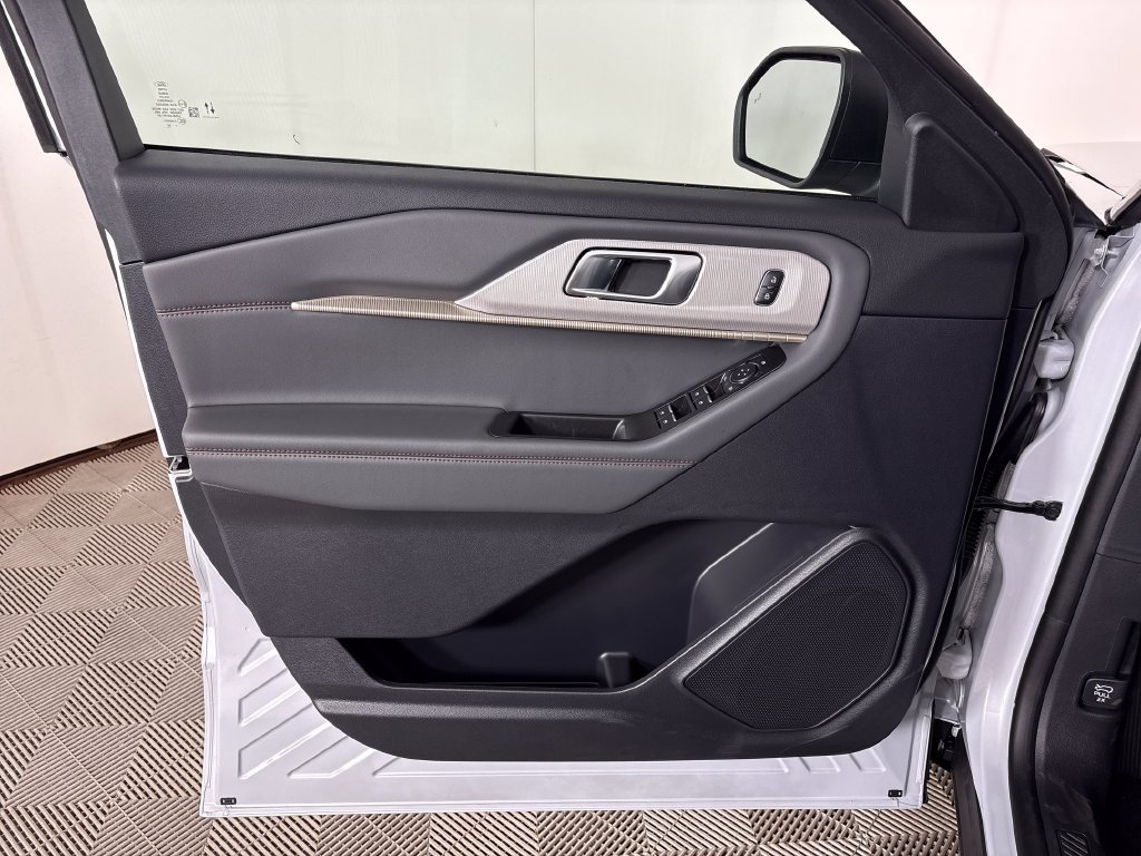 New 2026 Ford Explorer Active w/ Active Comfort Package RWD image 16