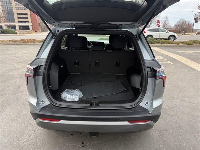 Used 2025 Chevrolet Equinox LT image 6