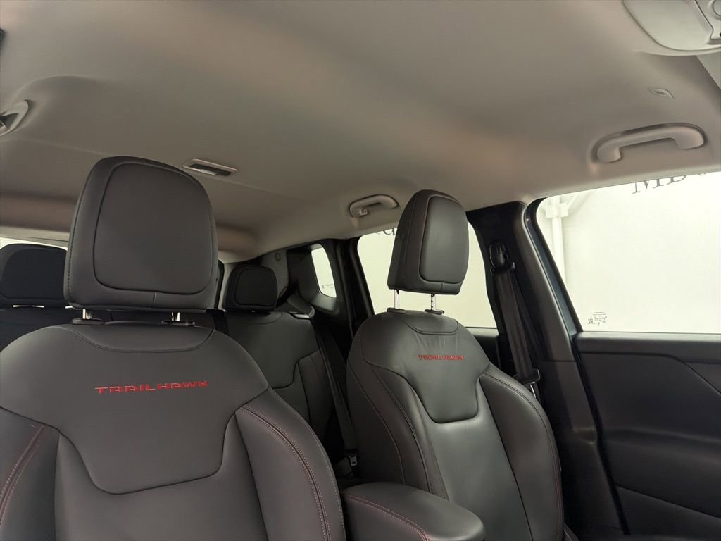 Used 2023 Jeep Renegade Trailhawk w/ Trailhawk Elite Group AWD/4WD image 30