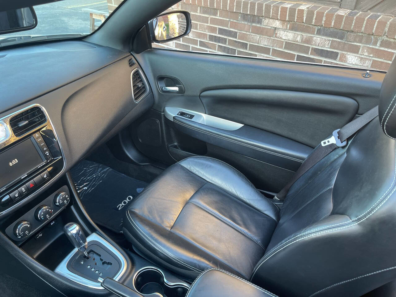 Used 2013 Chrysler 200 Limited image 9