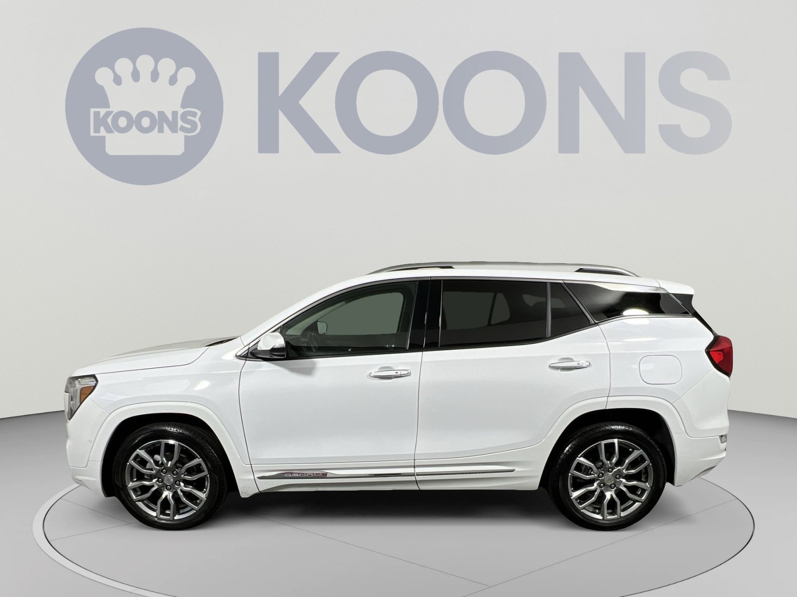 Used 2023 GMC Terrain Denali w/ Denali Premium Package AWD/4WD image 7