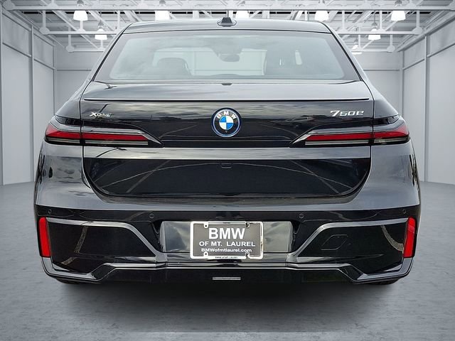 New 2025 BMW 750e xDrive w/ Executive Package image 5