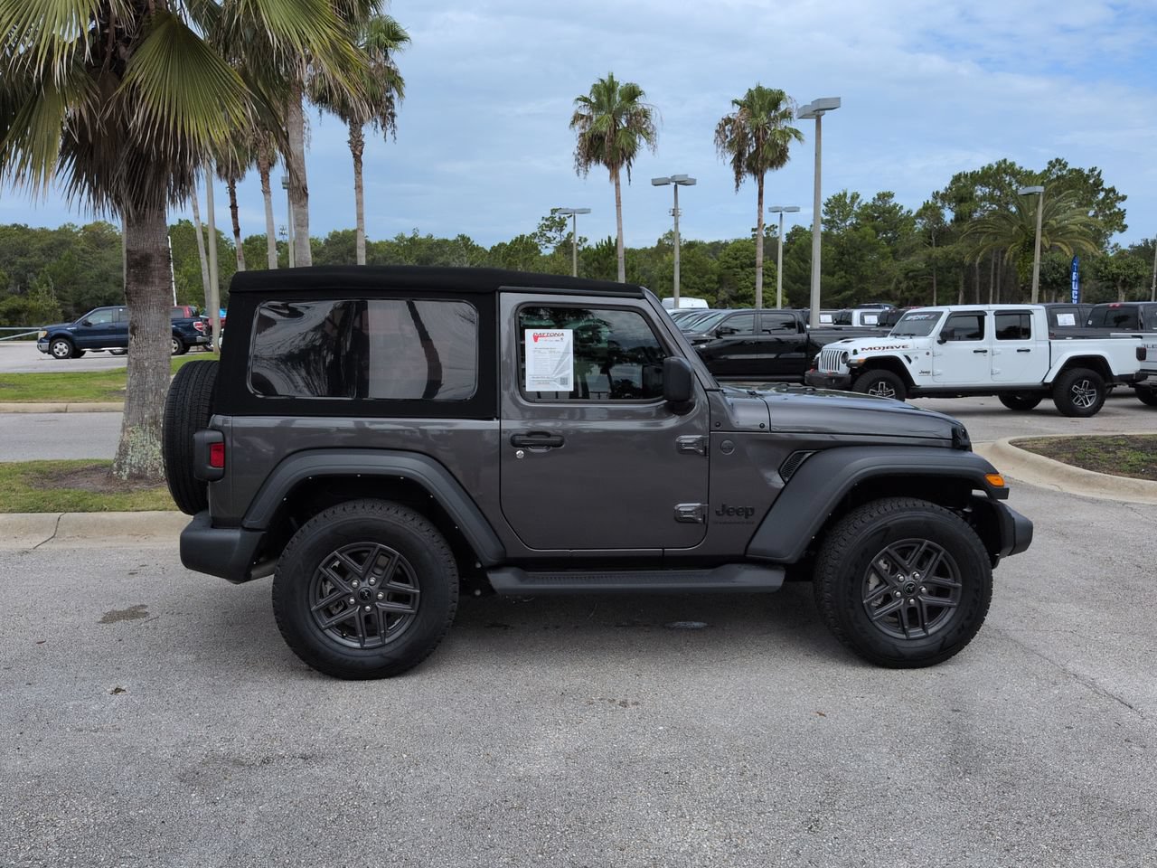Used 2024 Jeep Wrangler Sport AWD/4WD image 3