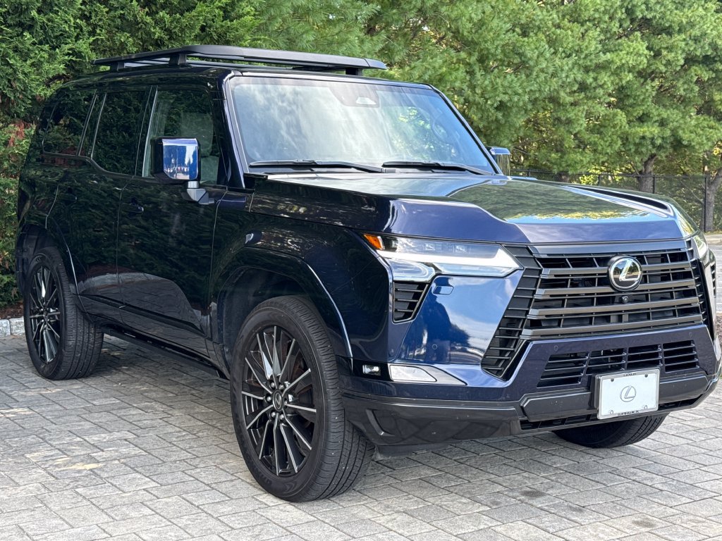 Used 2026 Lexus GX 550 w/ Accessory Package (31) AWD/4WD image 3