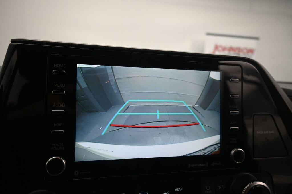 Used 2021 Toyota Highlander XLE AWD/4WD image 18