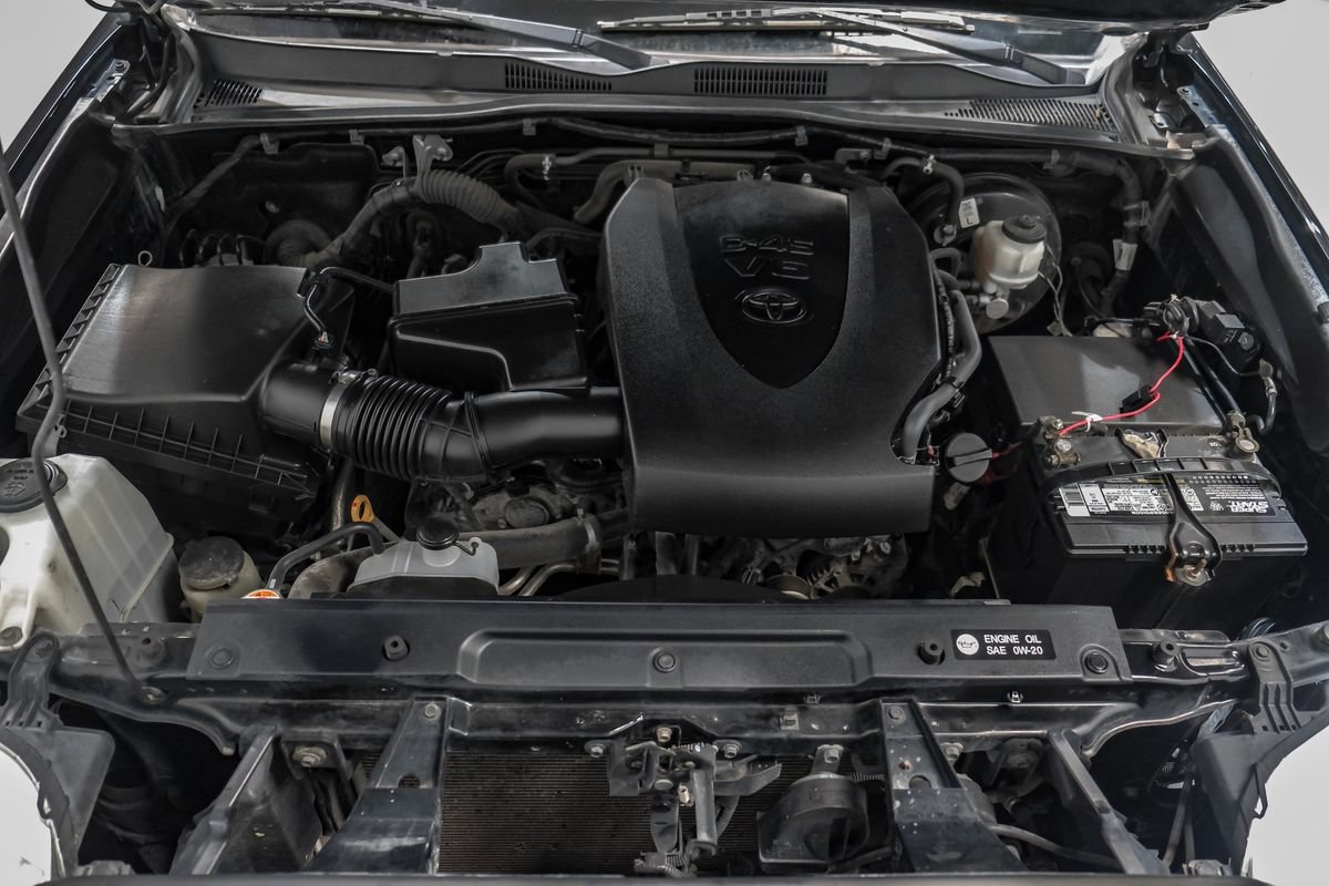 Used 2018 Toyota Tacoma SR w/ SR Convenience Package AWD/4WD image 51
