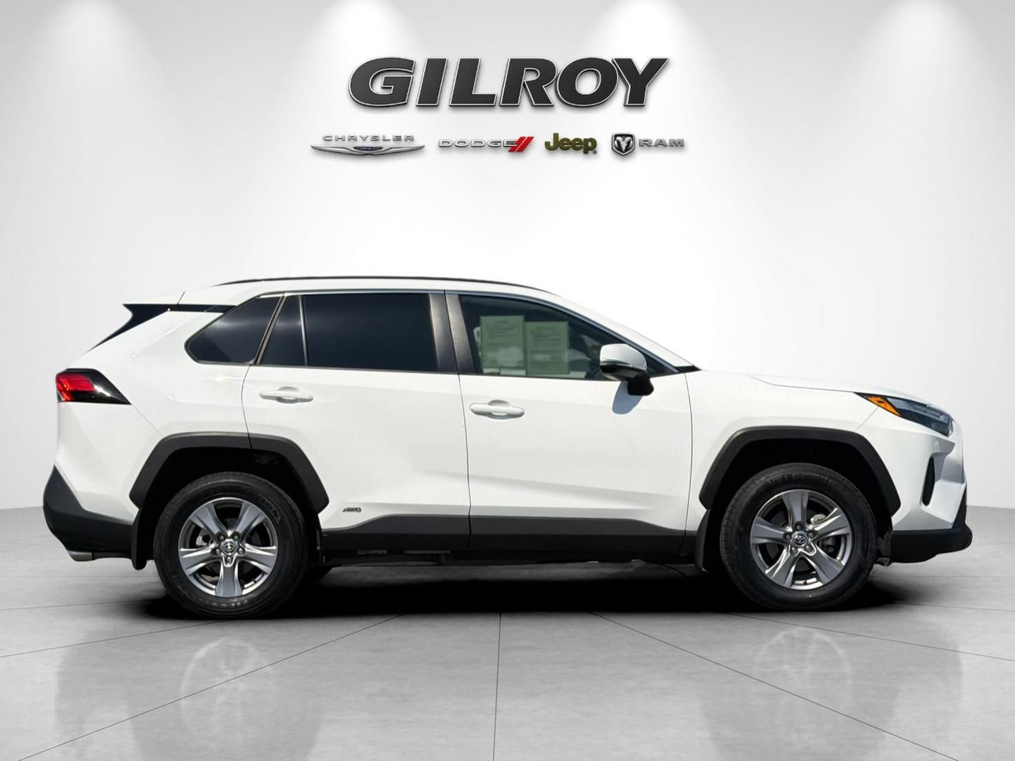 Used 2025 Toyota RAV4 LE AWD/4WD image 3
