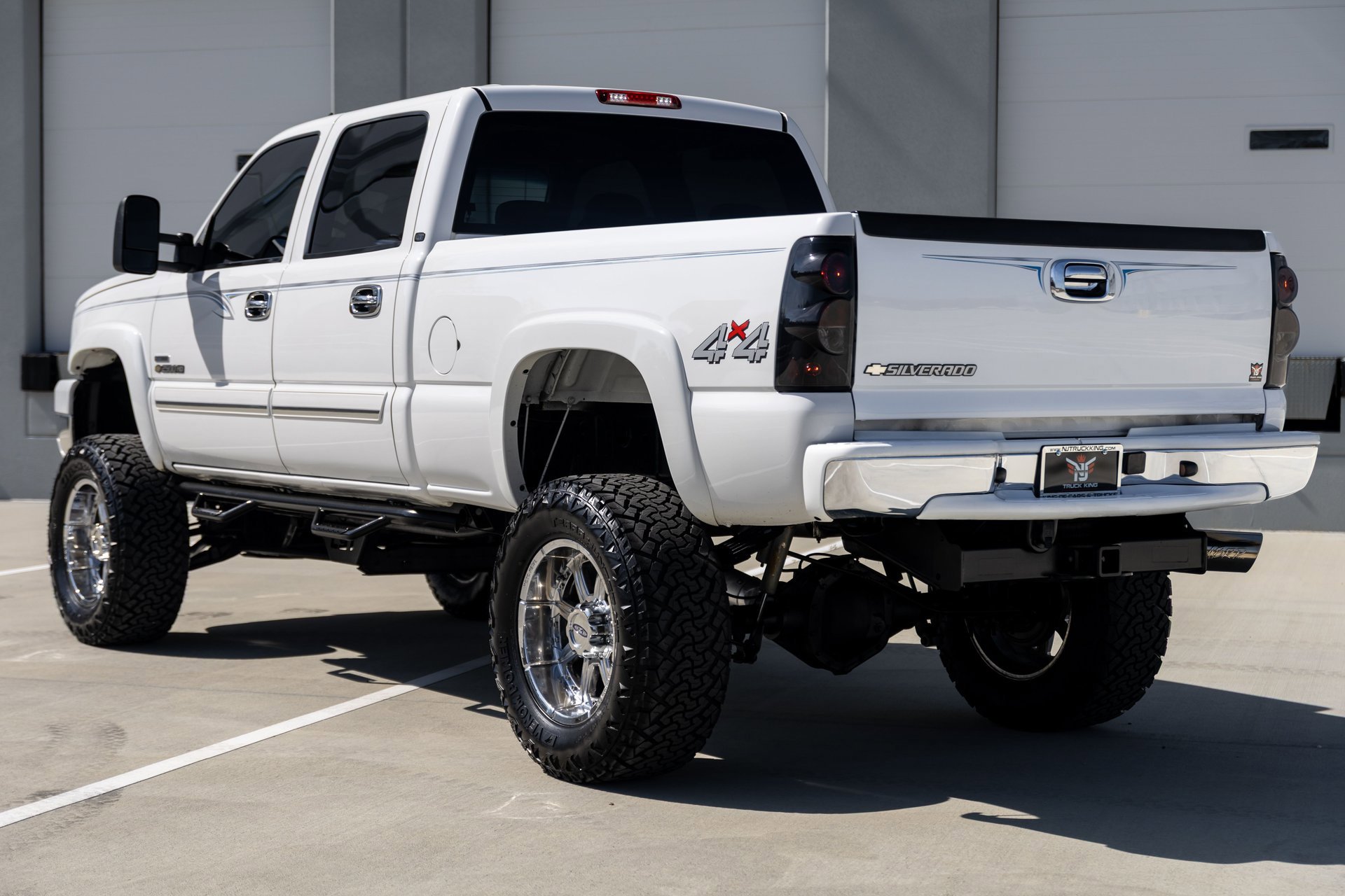 Used 2006 Chevrolet Silverado 2500 LT w/ Heavy-Duty Power Package image 13