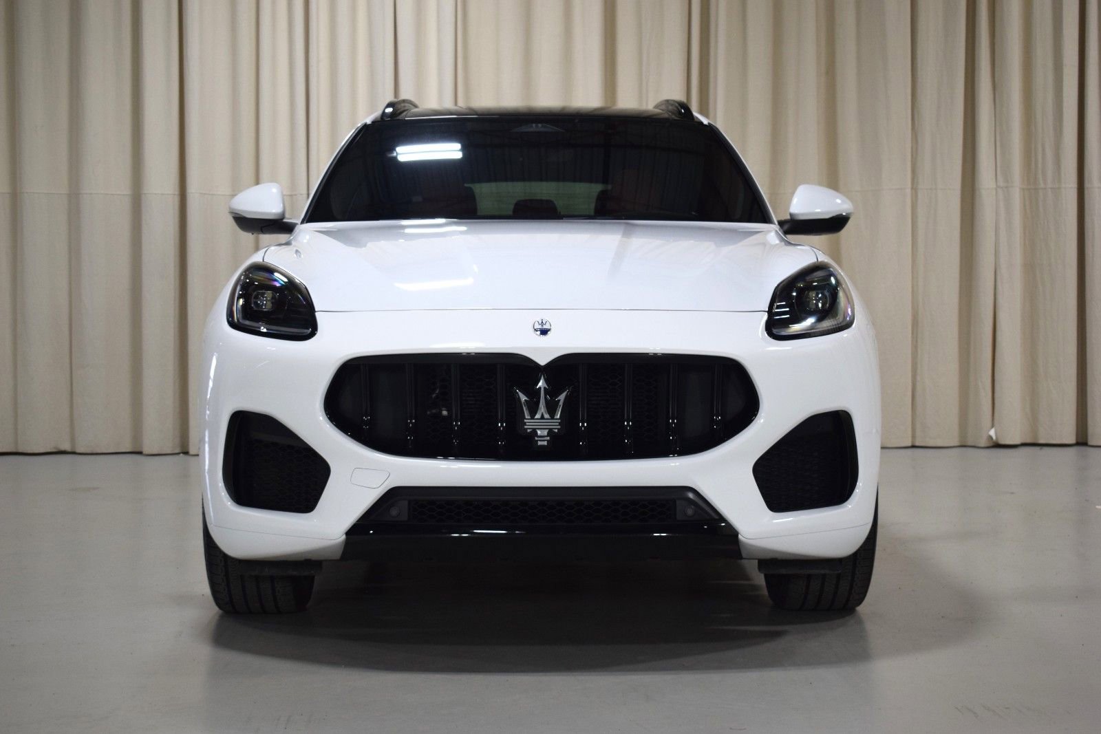 Used 2023 Maserati Grecale Modena AWD/4WD image 8
