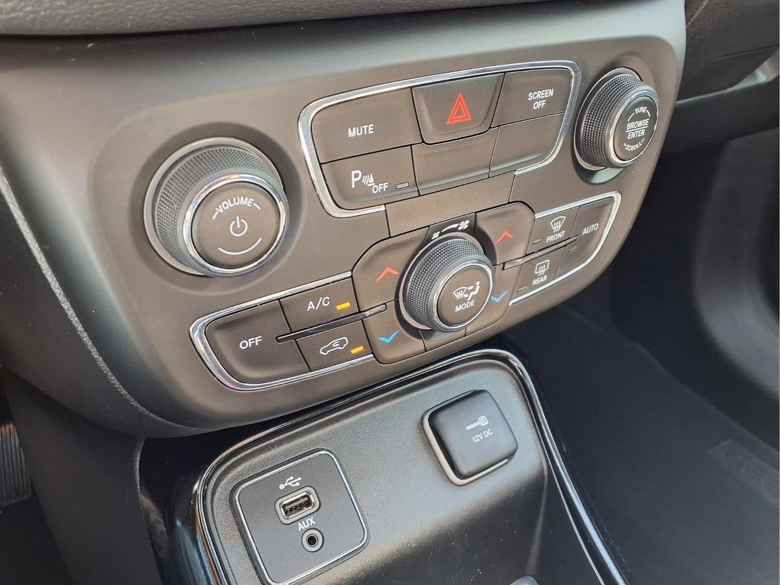 Used 2018 Jeep Compass Limited w/ Navigation Group FWD image 19