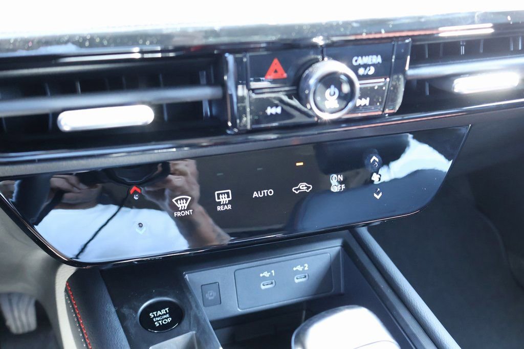 New 2026 Nissan Kicks SR image 12