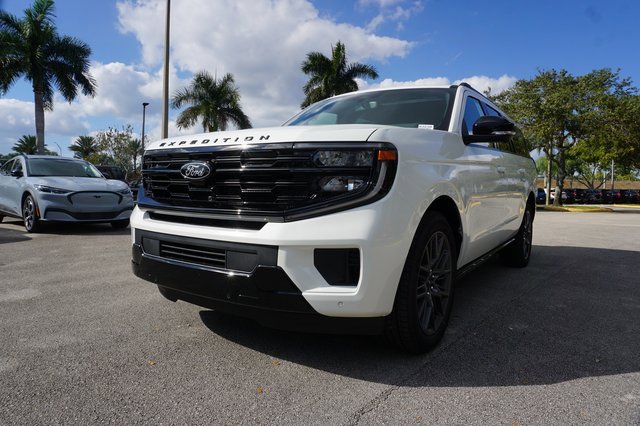 New 2025 Ford Expedition Max Platinum w/ Stealth Performance Package image 29