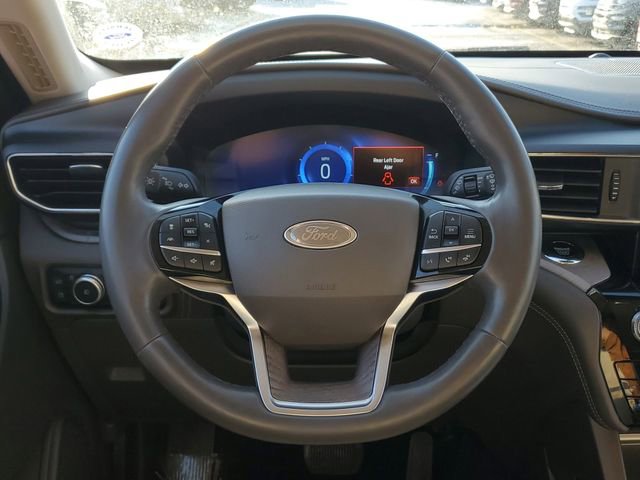 Certified 2023 Ford Explorer Platinum w/ Technology Package image 30