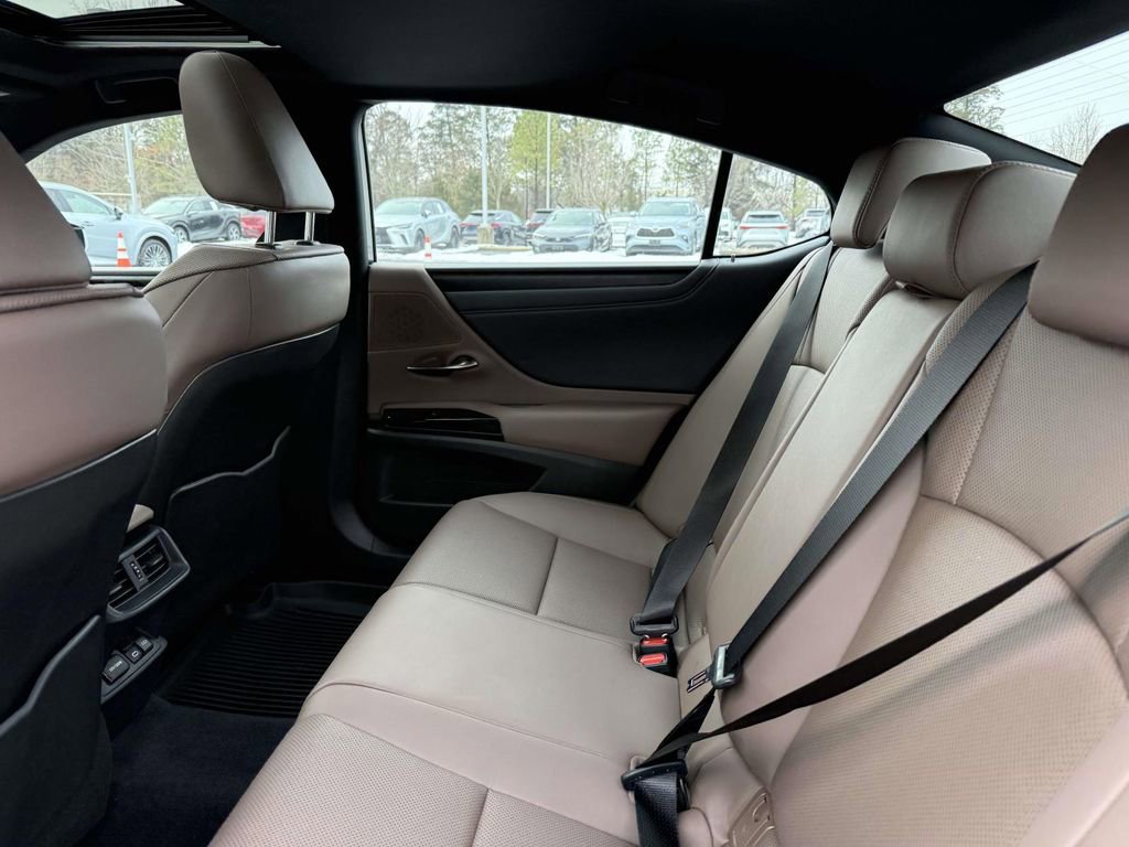 Used 2025 Lexus ES 350 w/ Premium Package image 15
