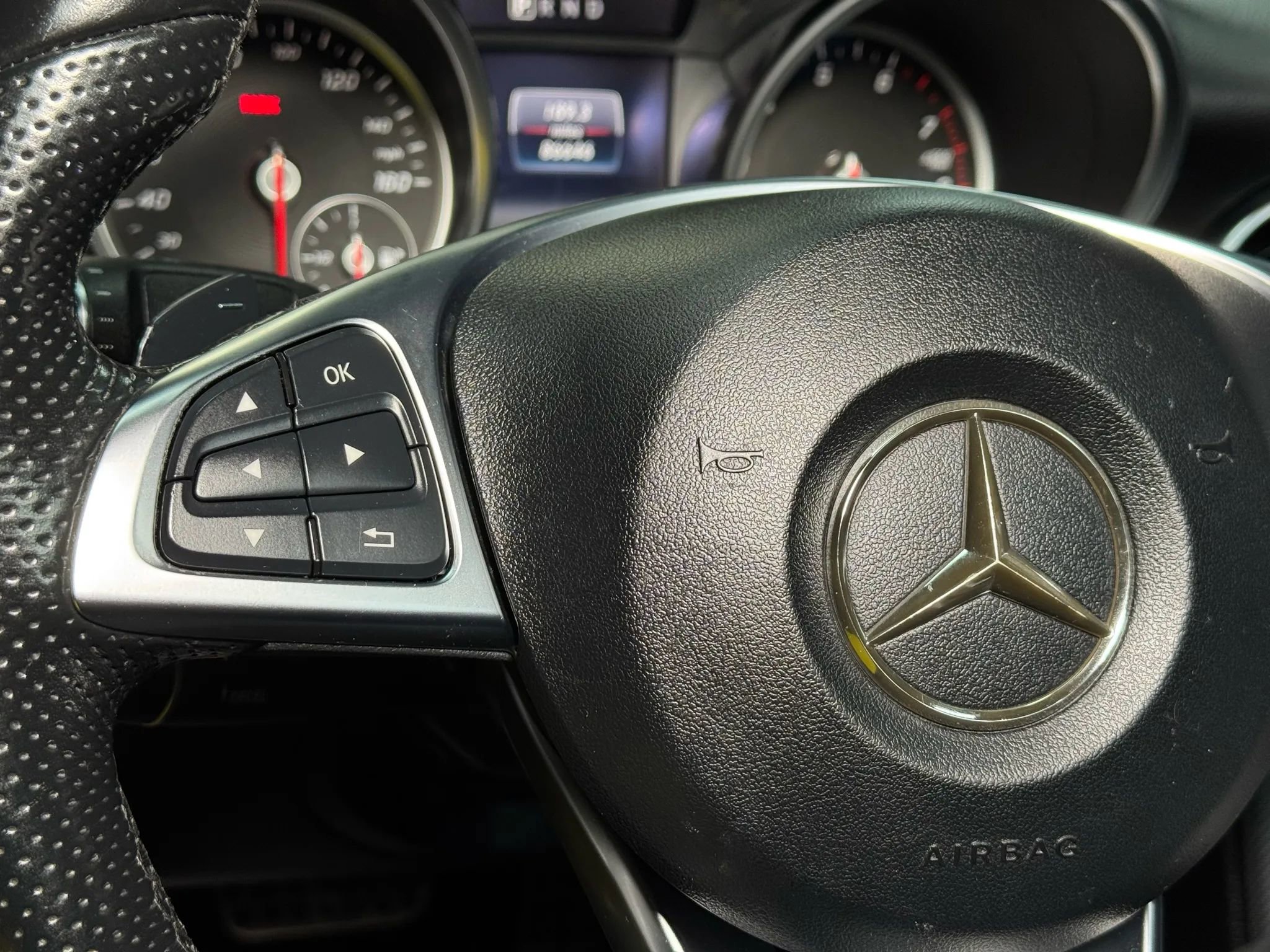 Used 2017 Mercedes-Benz SLC 300 w/ Premium 1 Package image 31