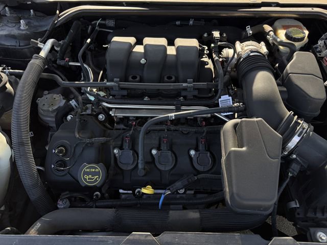 Used 2015 Ford Taurus Limited FWD image 27
