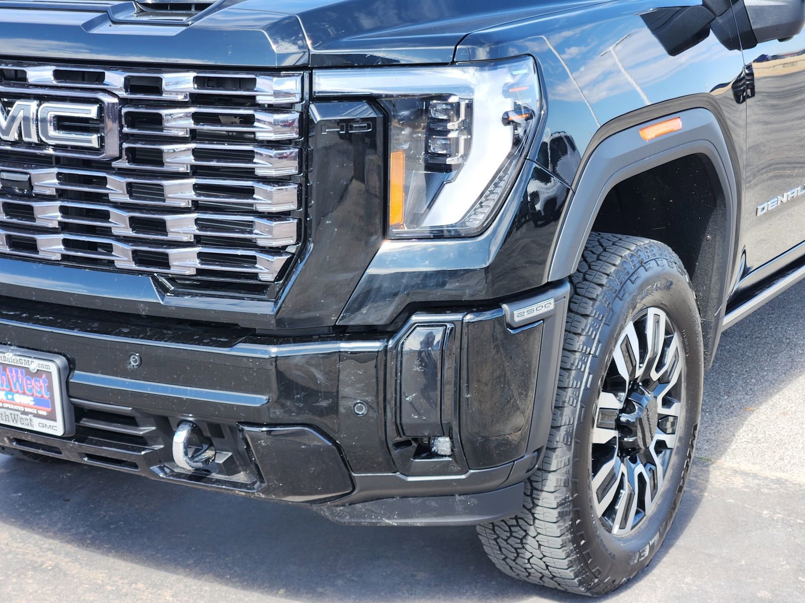 Certified 2025 GMC Sierra 2500 Denali Ultimate image 11