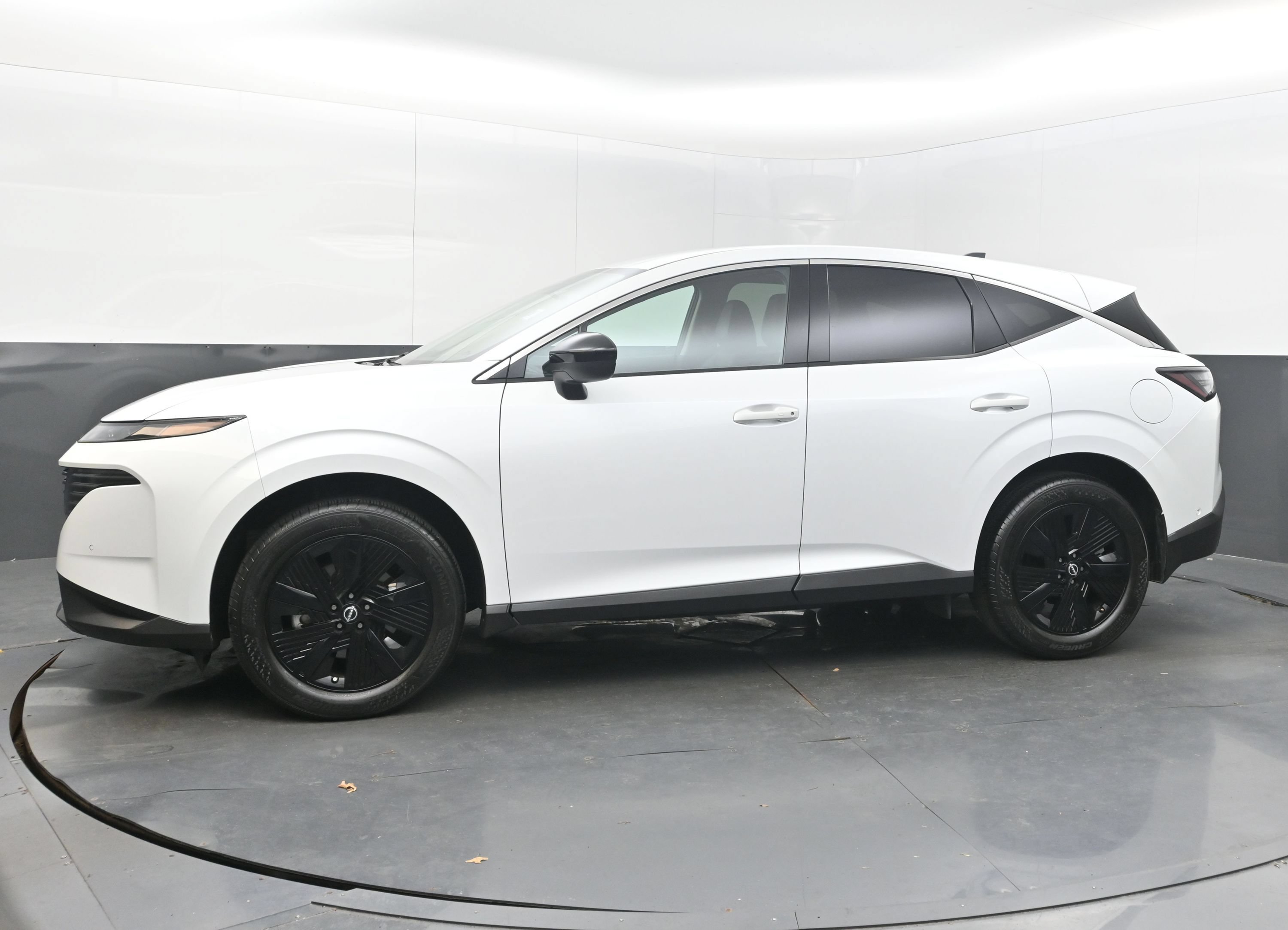 Used 2025 Nissan Murano SV FWD image 5