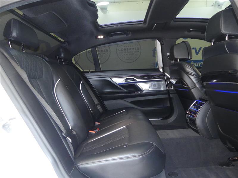 Used 2022 BMW 750i xDrive w/ Executive Package AWD/4WD image 30