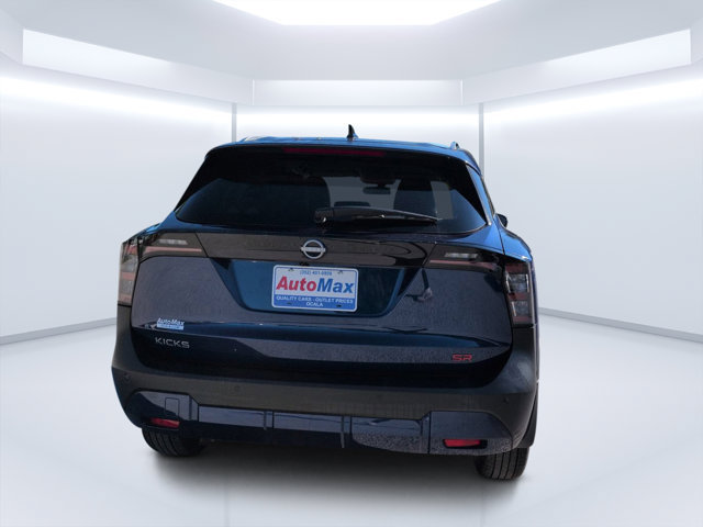 Used 2026 Nissan Kicks SR FWD image 4