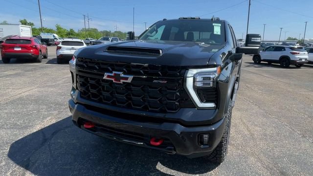 New 2026 Chevrolet Silverado 2500 ZR2 w/ LPO, Dark Essentials Package AWD/4WD image 5