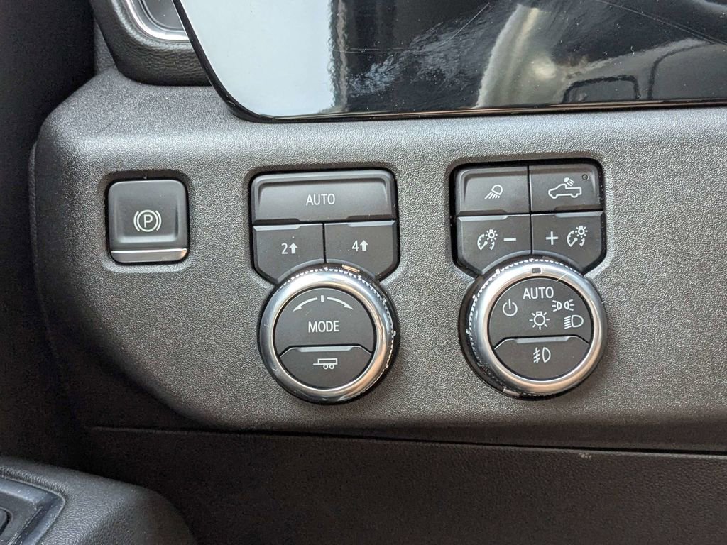 Used 2025 GMC Sierra 1500 SLT AWD/4WD image 21