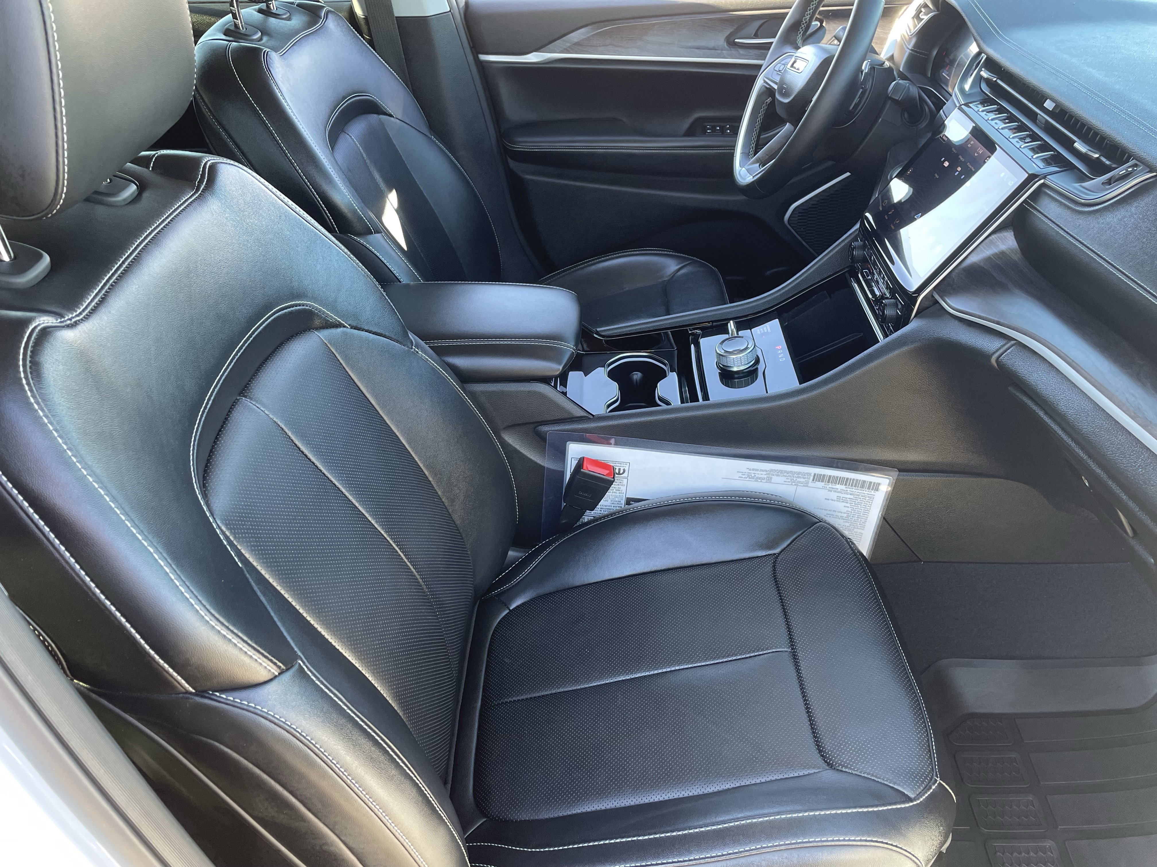 Certified 2022 Jeep Grand Cherokee L Limited w/ Luxury Tech Group II image 10