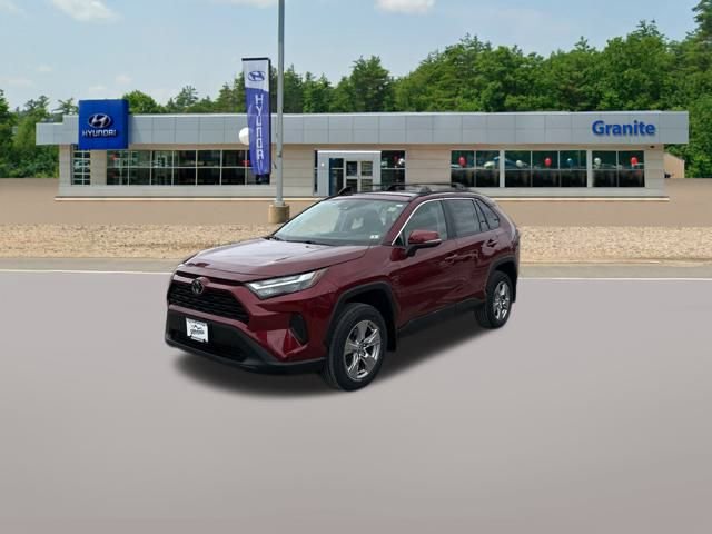 Used 2022 Toyota RAV4 XLE w/ Convenience Package image 3