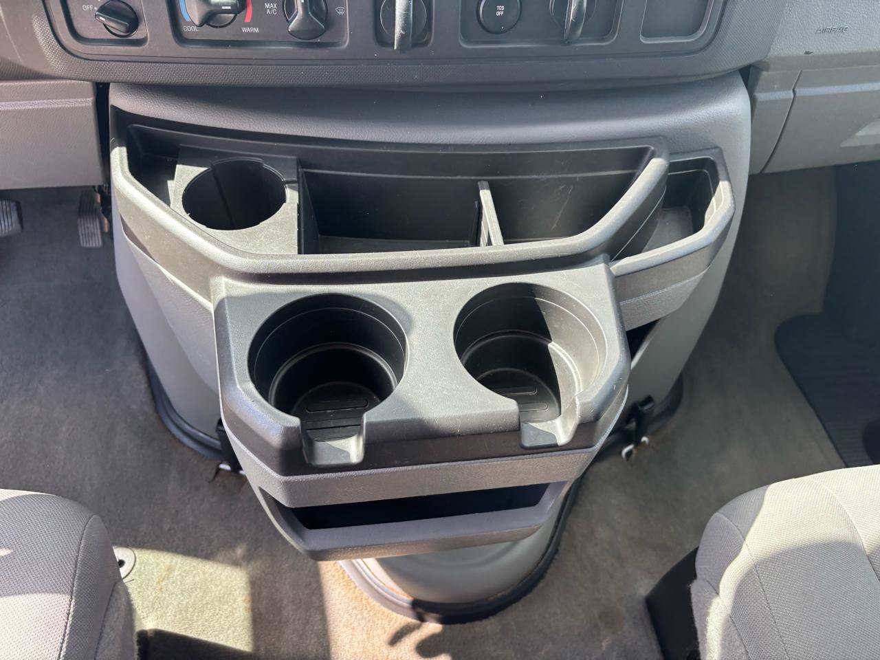 Used 2014 Ford E-350 and Econoline 350 XLT RWD image 19