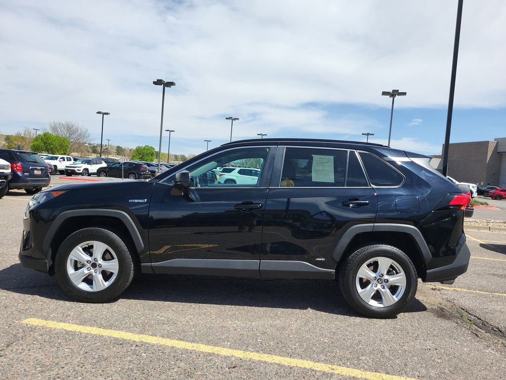 Used 2021 Toyota RAV4 LE image 6
