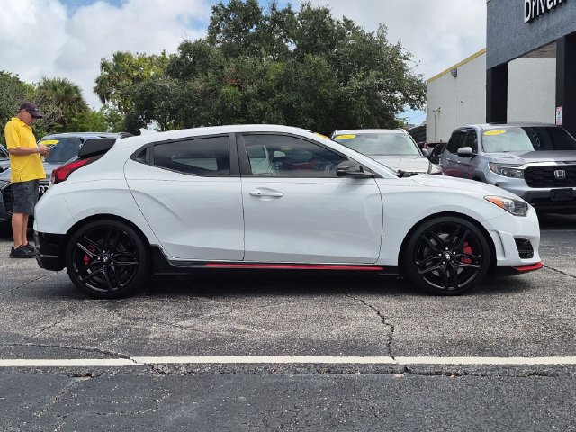Used 2020 Hyundai Veloster N w/ Performance Package FWD image 4
