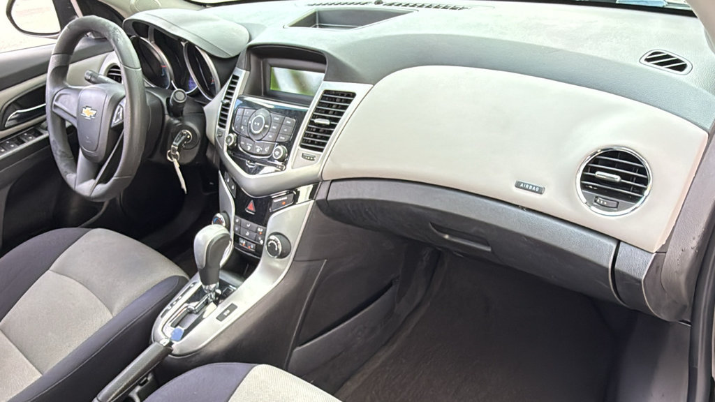 Used 2014 Chevrolet Cruze LS FWD image 38