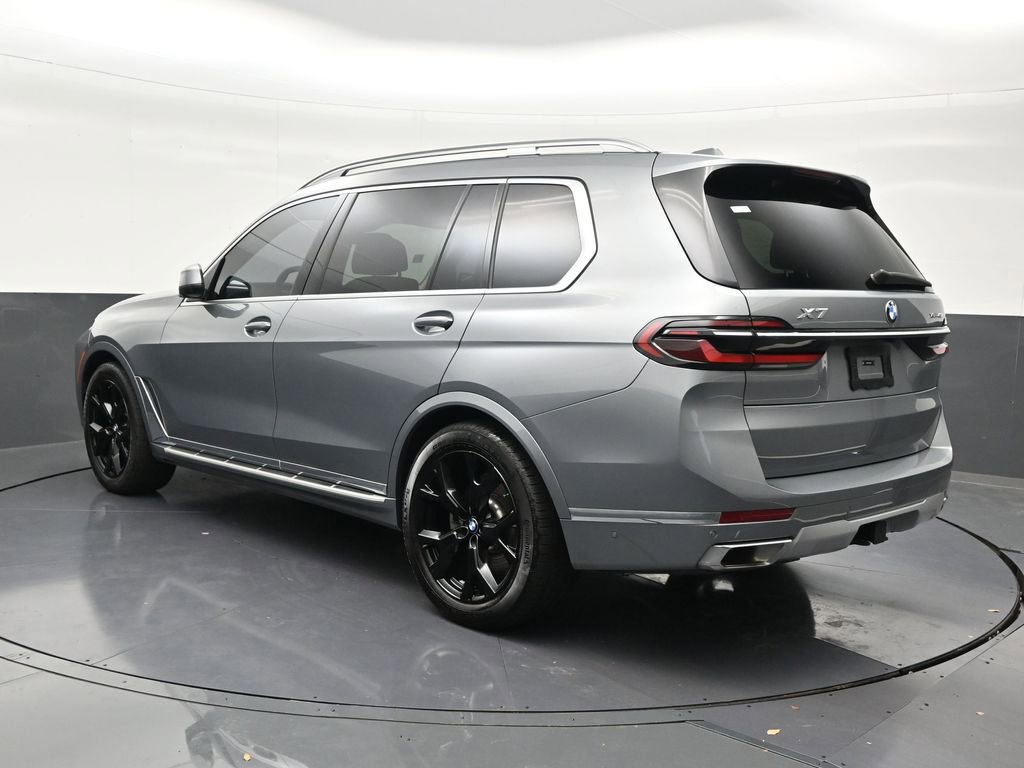 Used 2025 BMW X7 xDrive40i w/ Parking Assistance Package image 3