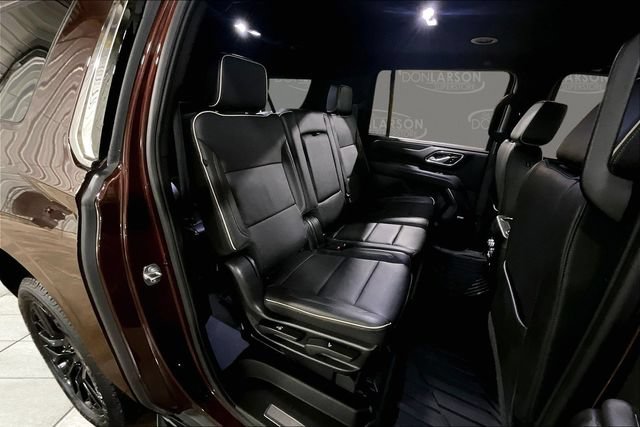 Used 2023 GMC Yukon XL SLT w/ SLT Luxury Package AWD/4WD image 16