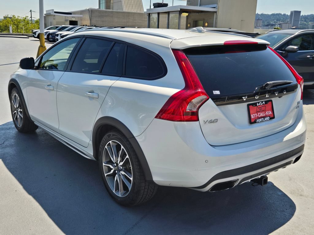 Used 2016 Volvo V60 T5 Cross Country w/ Convenience Package AWD/4WD image 5