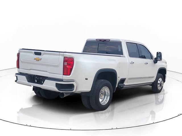 Used 2025 Chevrolet Silverado 3500 High Country w/ Technology Package AWD/4WD image 5