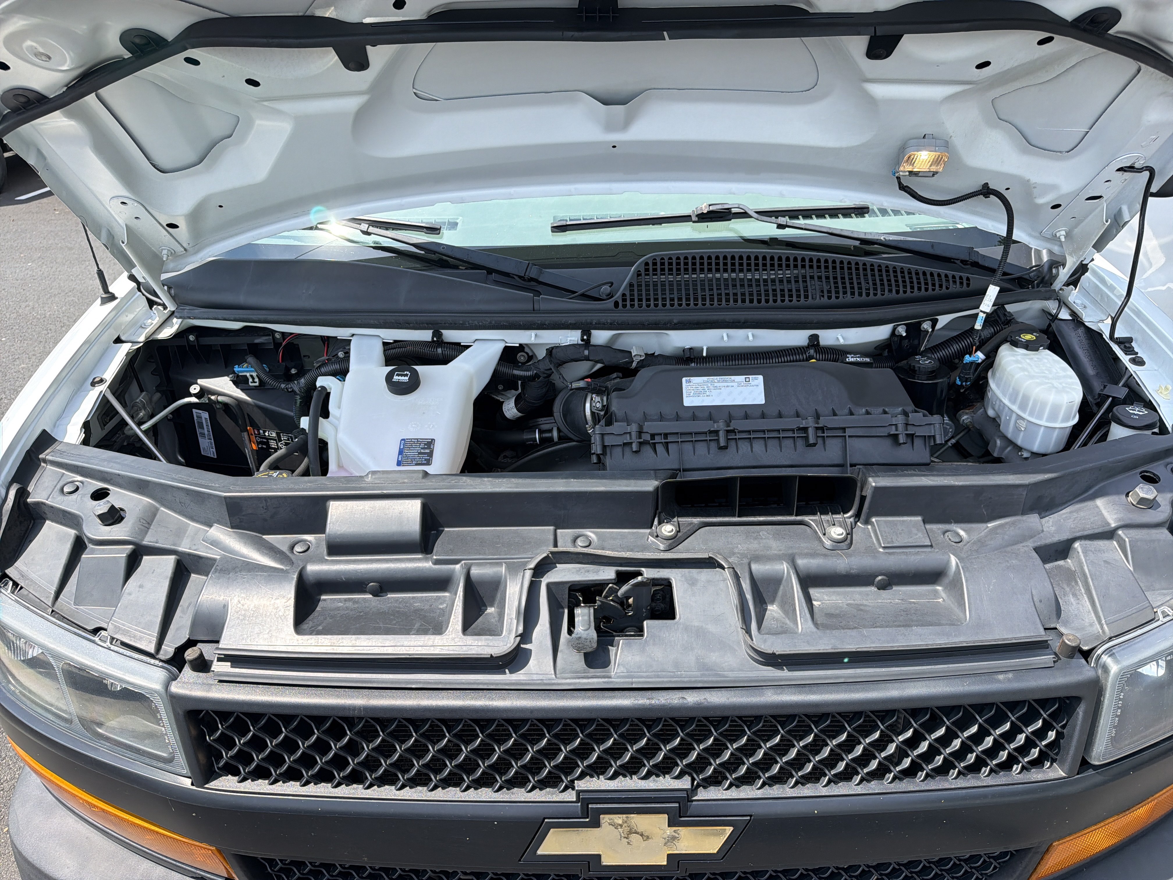 Used 2018 Chevrolet Express 2500 Extended RWD image 35