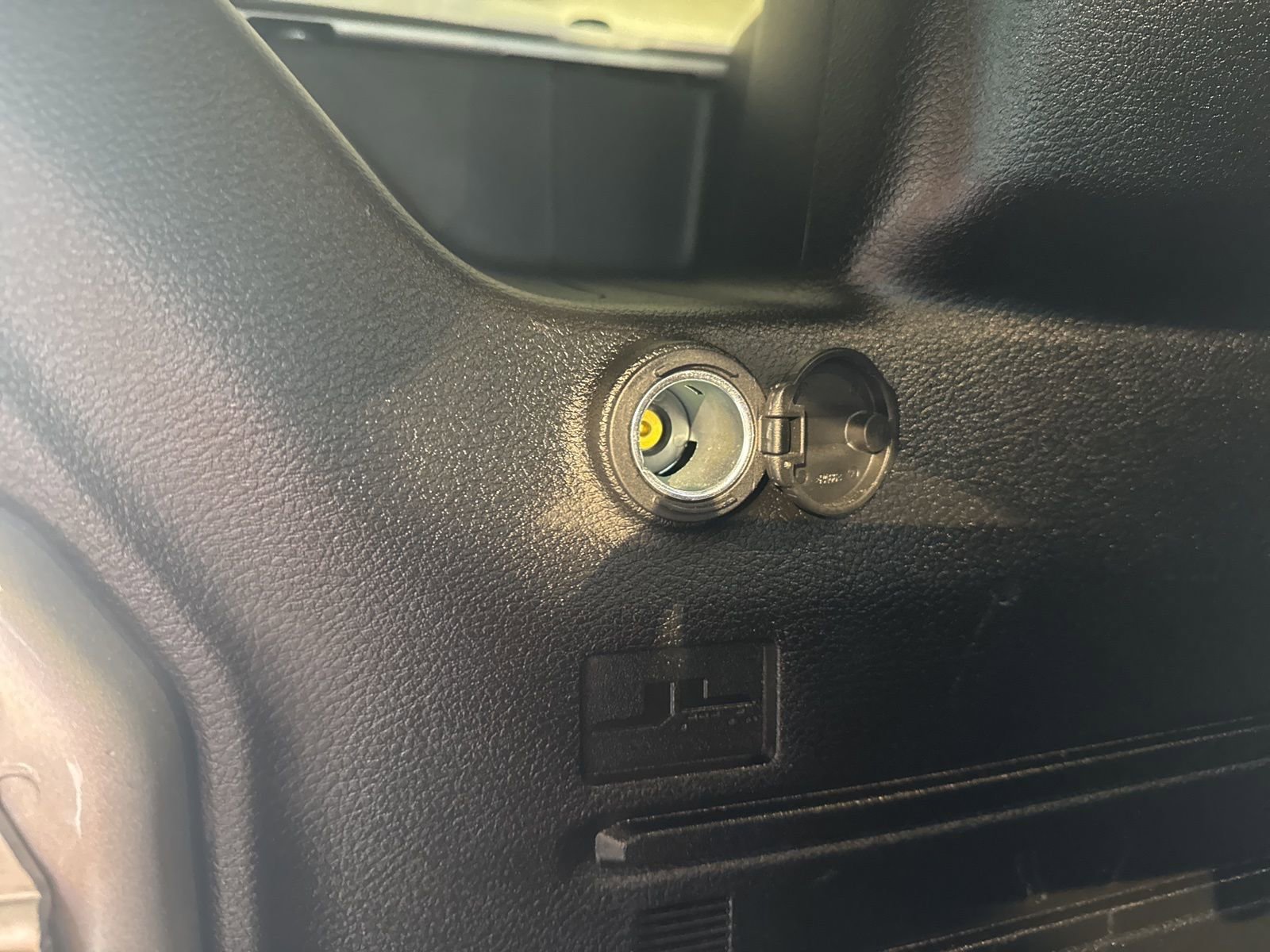 Used 2024 Jeep Wrangler Unlimited Rubicon image 16