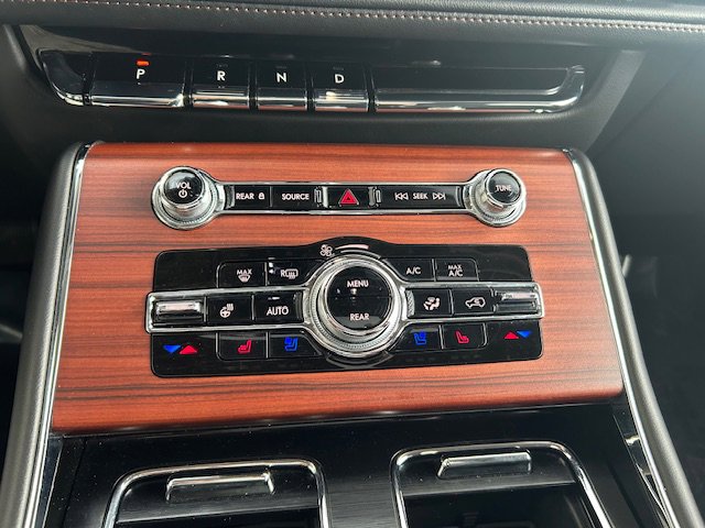 Used 2023 Lincoln Aviator Reserve w/ Equipment Group 201A image 23