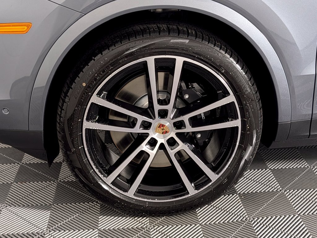 New 2026 Porsche Cayenne E-Hybrid AWD/4WD image 11