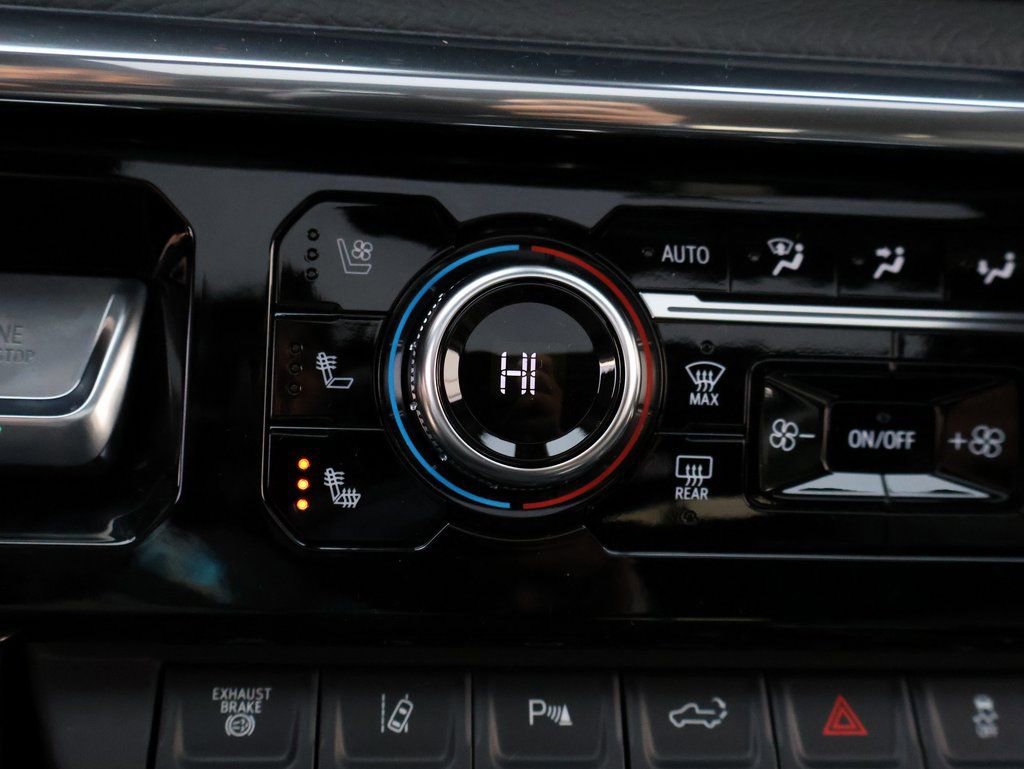 New 2026 GMC Sierra 3500 Denali w/ Denali Reserve Package image 33