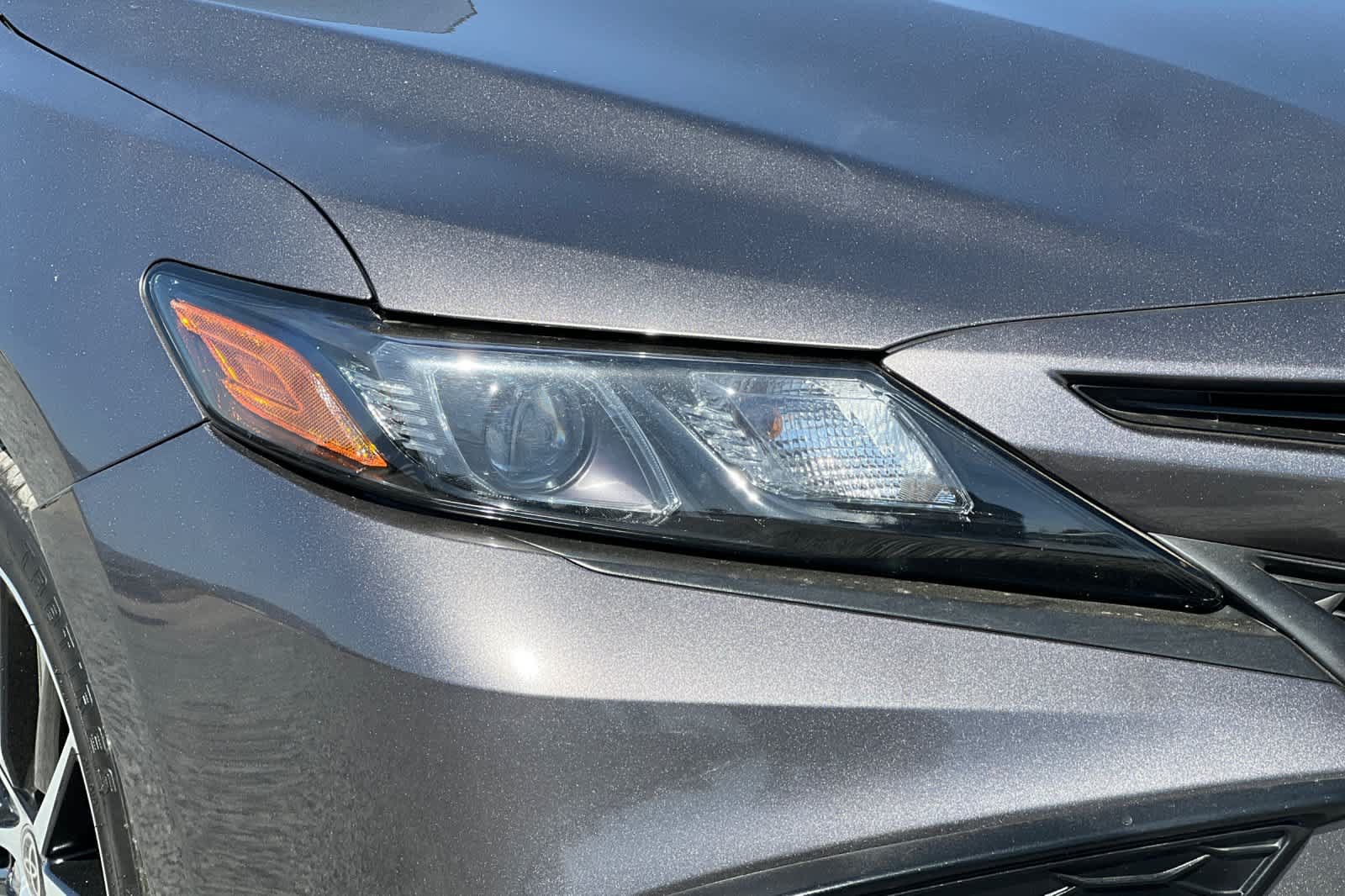 Used 2022 Toyota Camry SE w/ Cold Weather Package FWD image 32