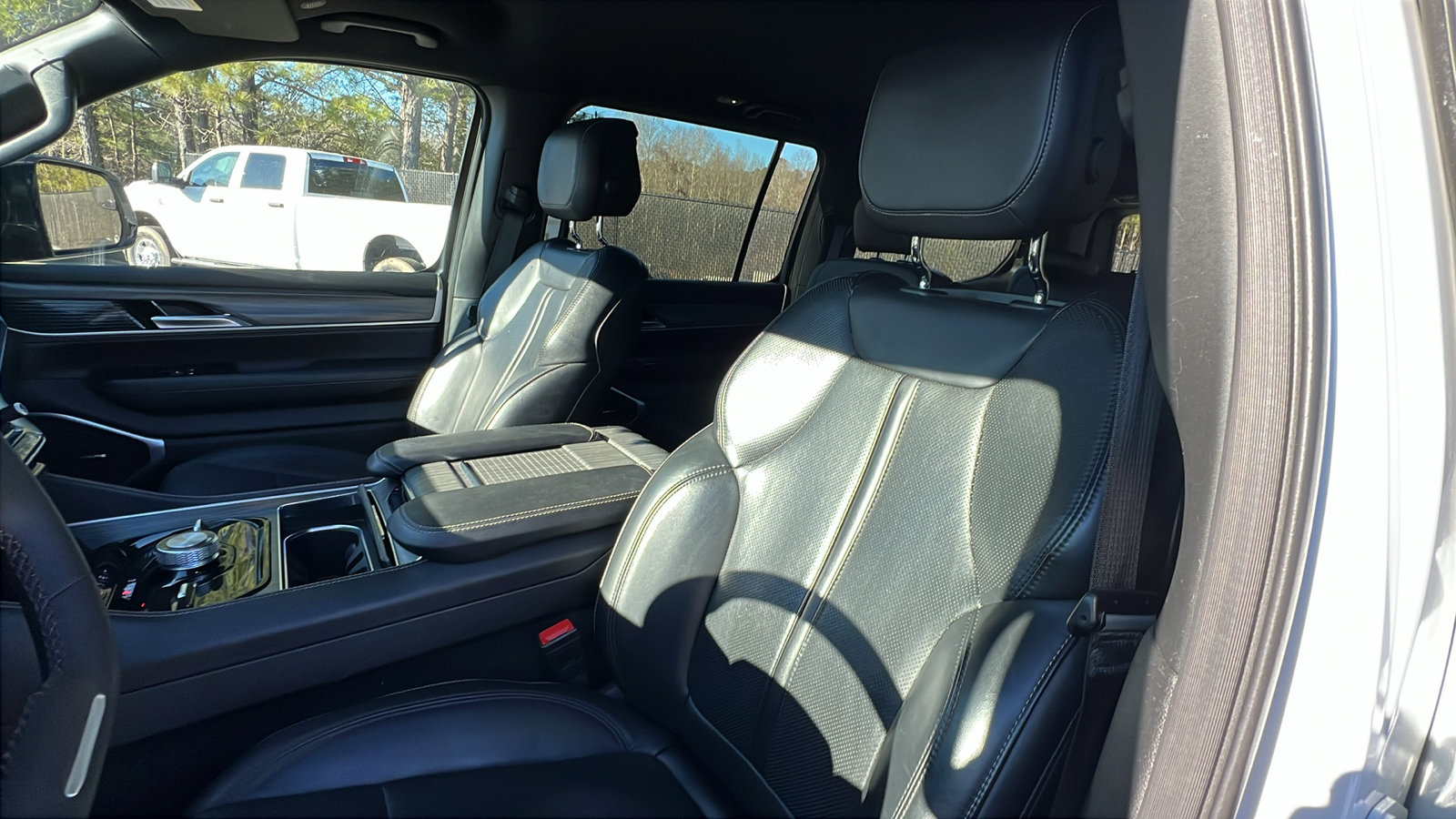 Certified 2024 Jeep Wagoneer Series III image 18