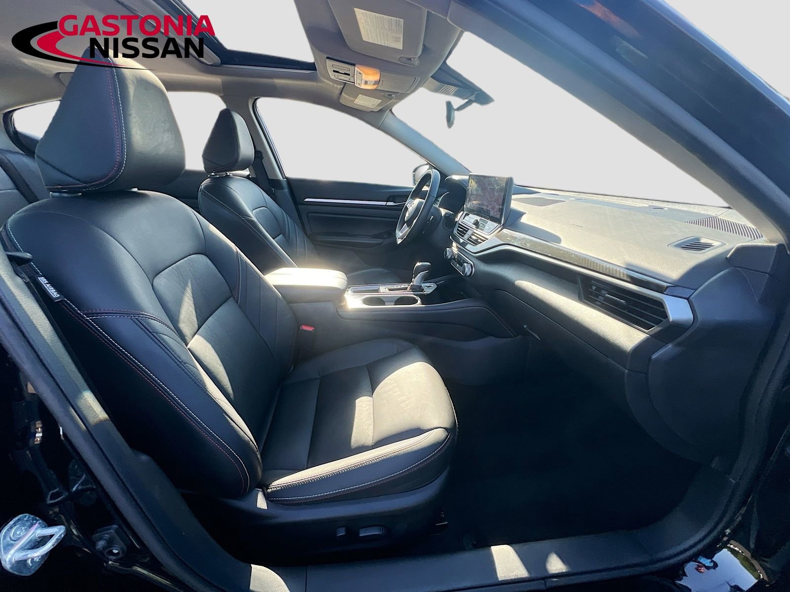 Used 2024 Nissan Altima 2.5 SR w/ SR Premium Package FWD image 37