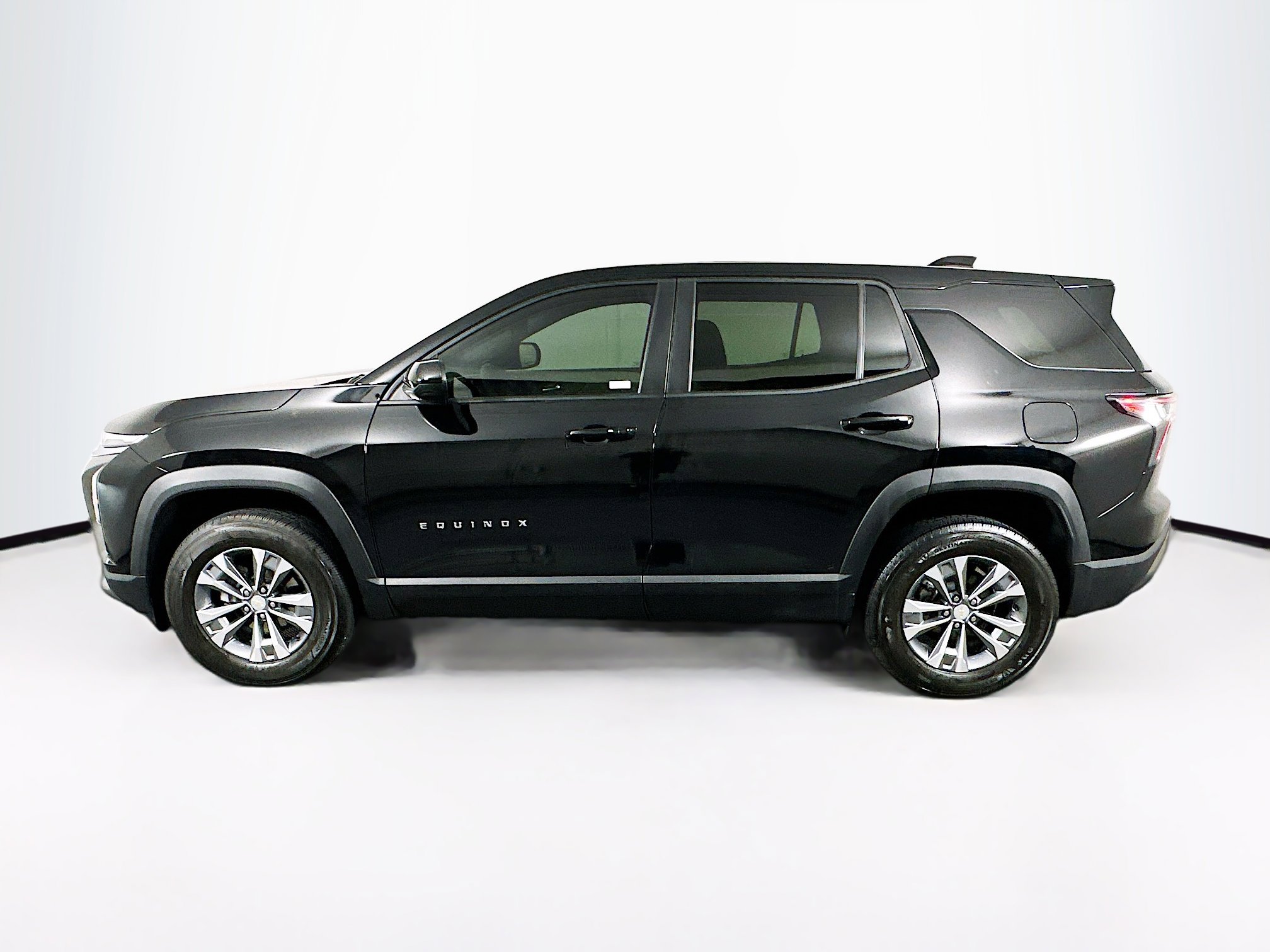 Used 2025 Chevrolet Equinox LT FWD image 4