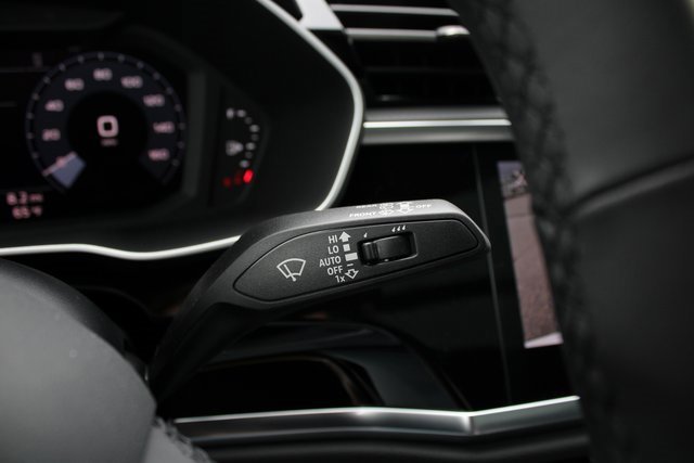 New 2025 Audi Q3 2.0T Premium image 14