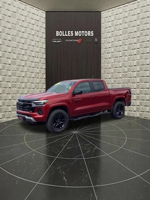 Used 2023 Chevrolet Colorado Z71 w/ Z71 Convenience Package 2 AWD/4WD image 11