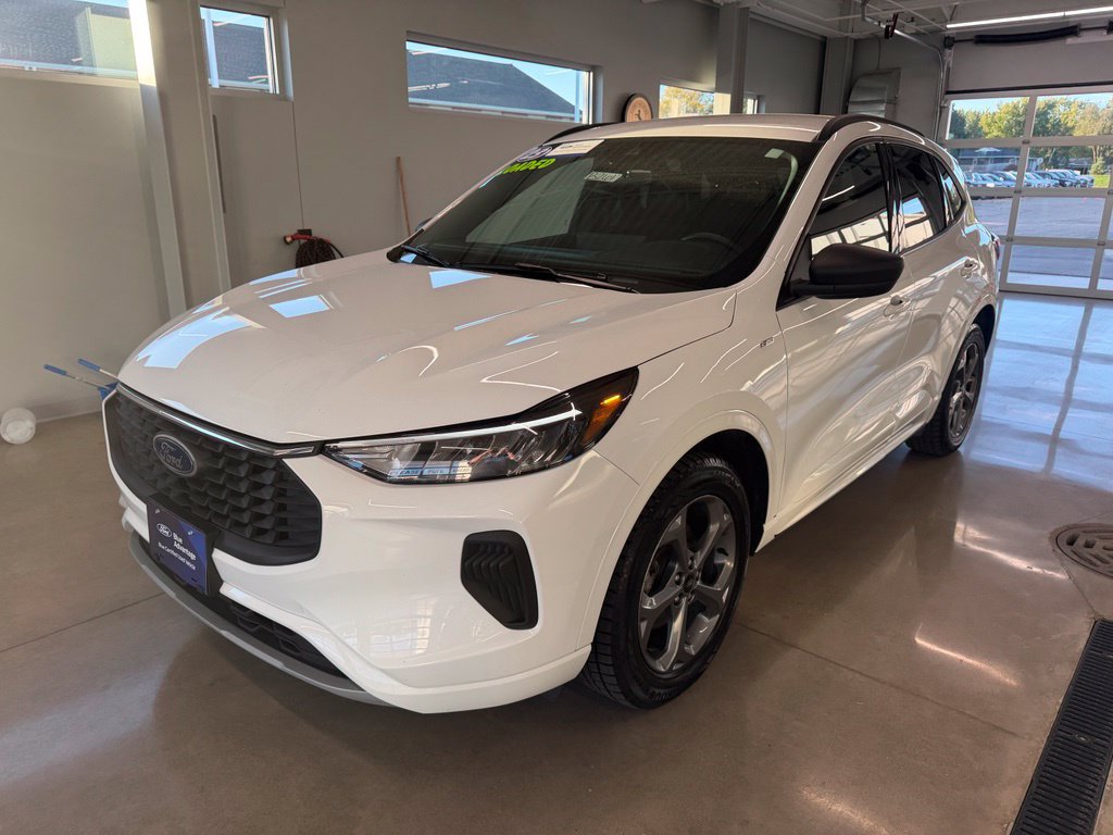 Certified 2023 Ford Escape ST-Line w/ Equipment Group 301A AWD/4WD image 5
