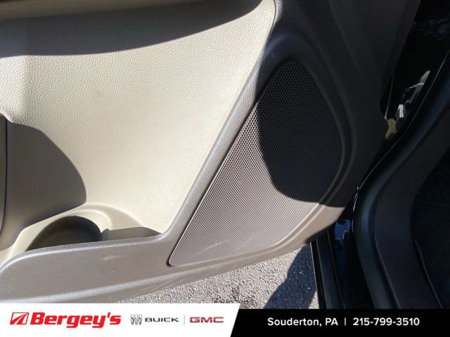 Used 2015 GMC Canyon SLE w/ SLE Convenience Package image 27